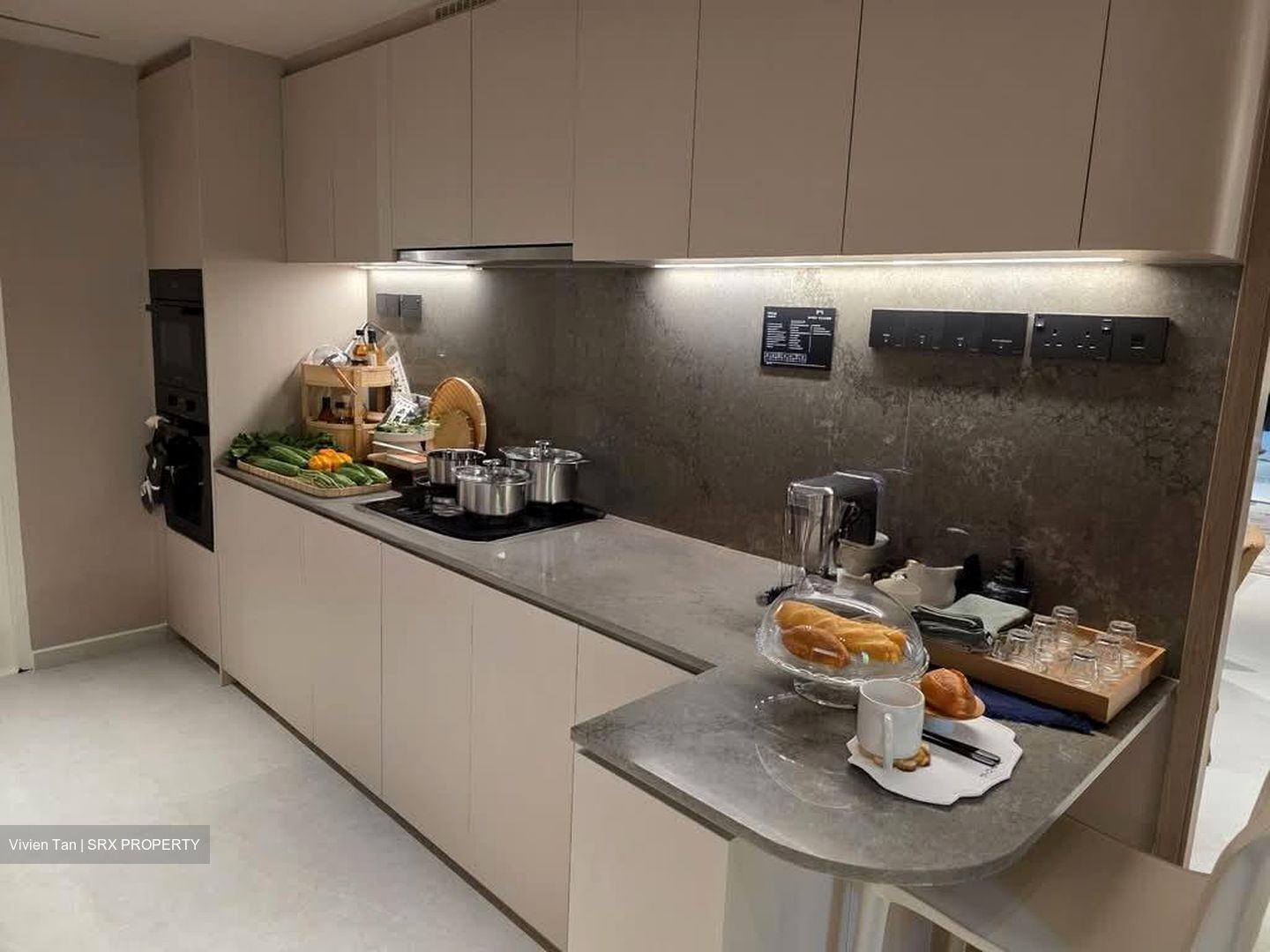 UE Square (D9), Apartment #551858701